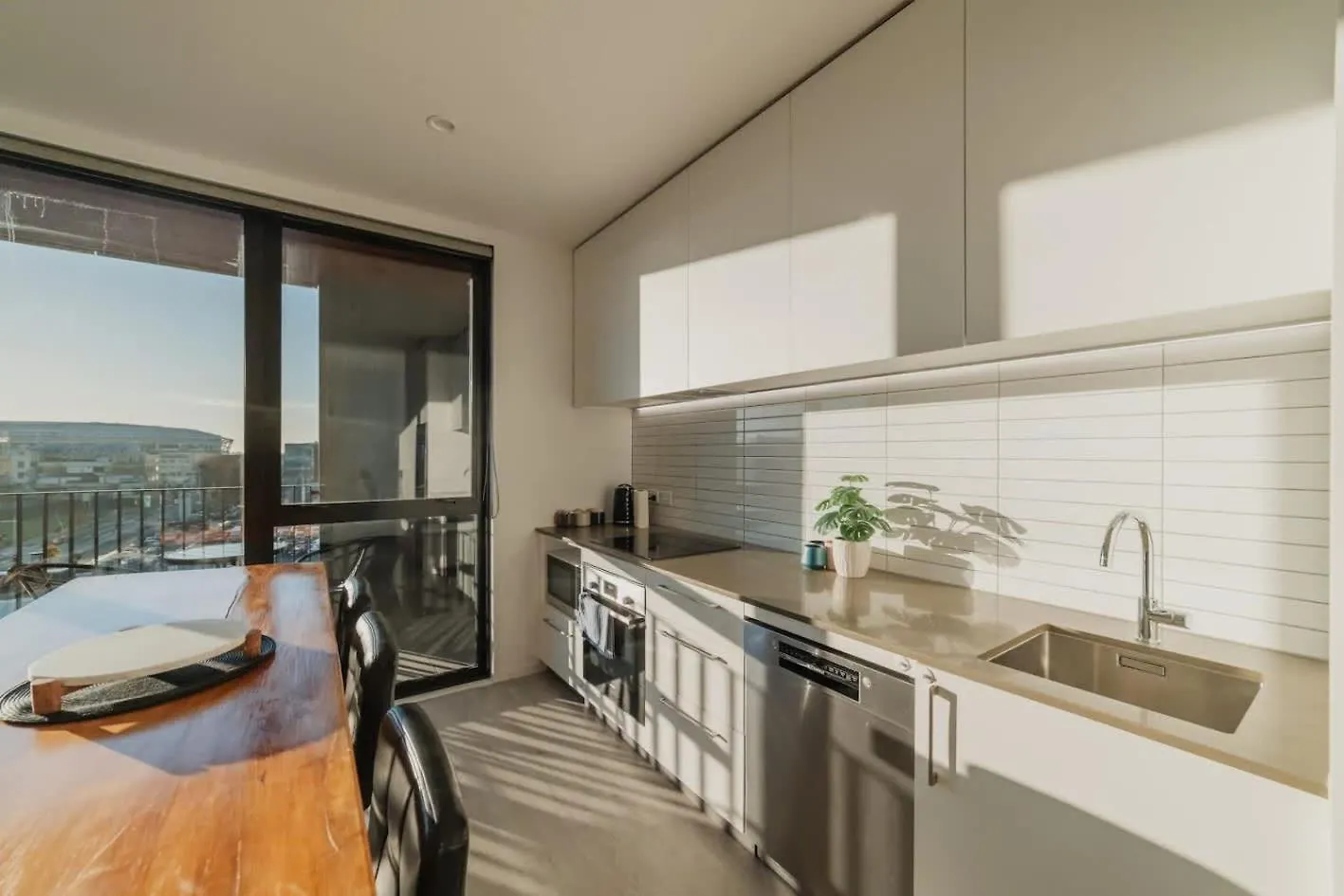 Tuam St Stay - 1Br With Balcony Bath Christchurch