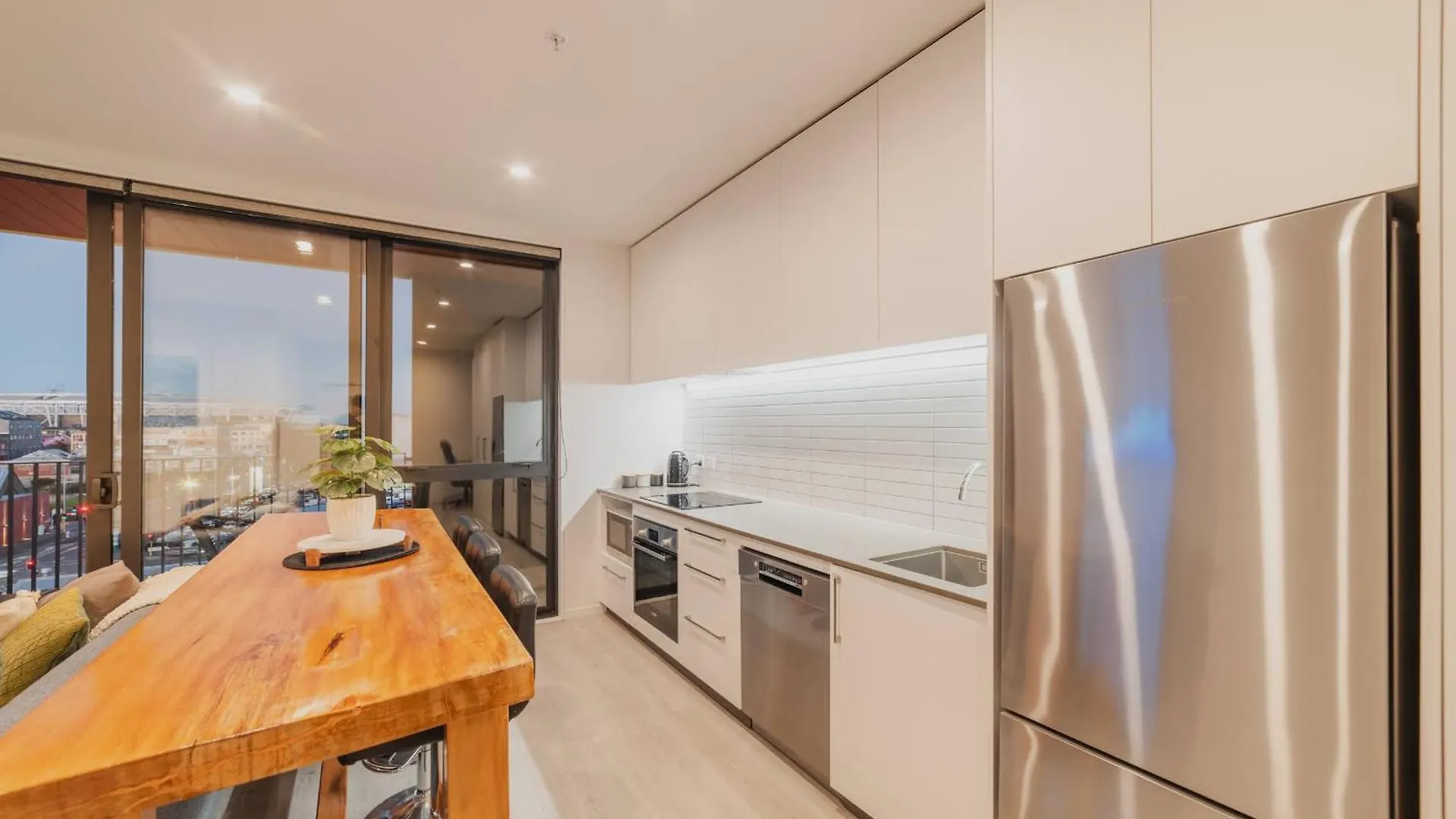 Apartment Tuam St Stay - 1Br With Balcony Bath Christchurch New Zealand