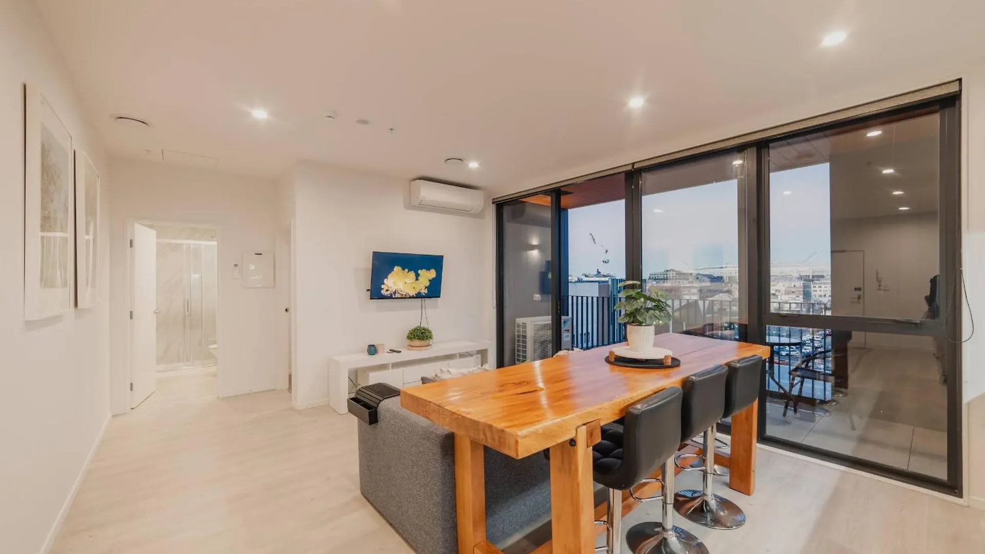 Tuam St Stay - 1Br With Balcony Bath Christchurch New Zealand