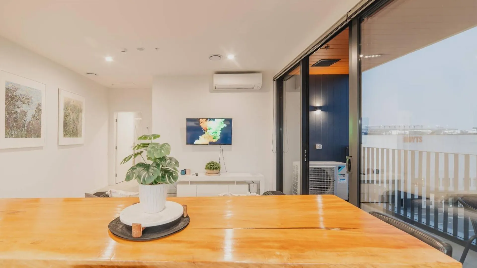 Apartment Tuam St Stay - 1Br With Balcony Bath Christchurch