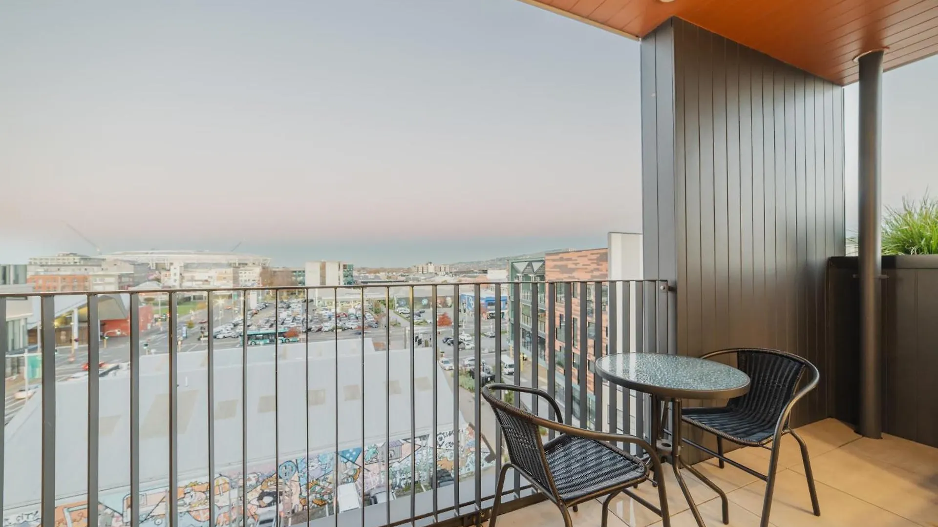 Tuam St Stay - 1Br With Balcony Bath Christchurch